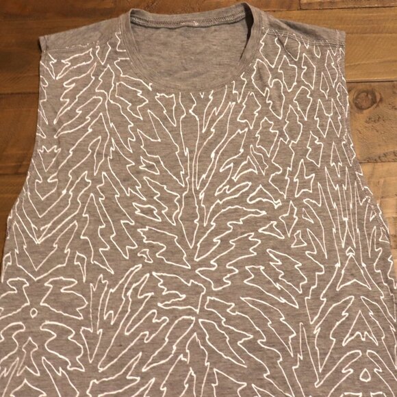 Lululemon | Gray White Muscle Hustle Tank Lightning Print - Picture 3 of 8